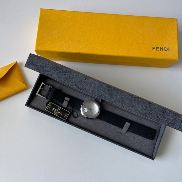 Authentic FENDI Ladies Bubble Watch - BRAND NEW - MODEL: 8010 G OROLOGI - Picture 1 of 11